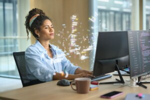 VisuPro_KV_no glasses_coder_blurred codes_8062
